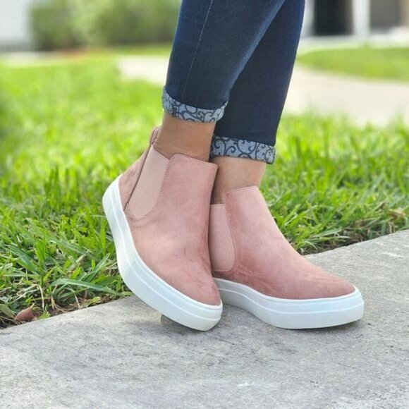 Women's Chelsea Shoes Slip On Canvas High Top Sneakers - Picture 1 of 5